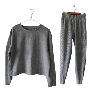 2 For 1 Bench Set Women's Waffle Knit Gray Crew Neck Sweater And Pants Size M